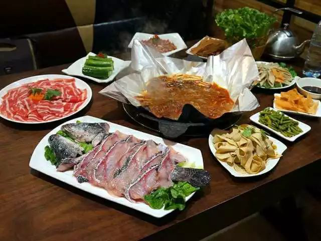【欢迎】欢迎甘肃余总考察特色石头餐饮!