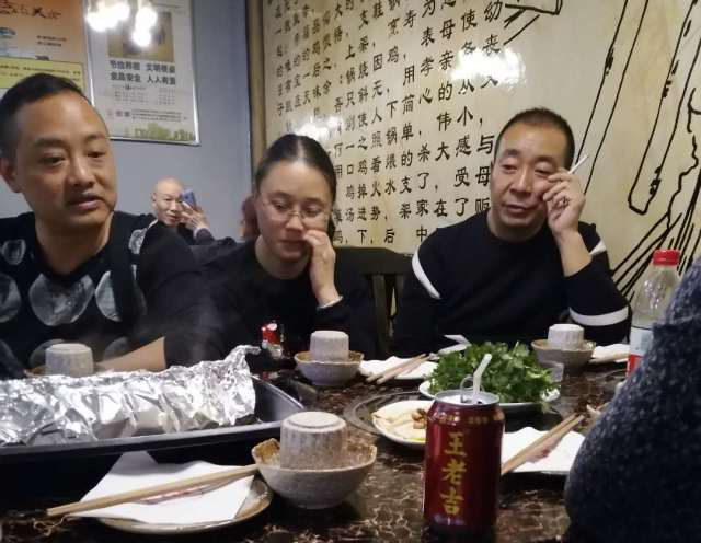 【欢迎】河南刘女士莅临本公司考察特色石头餐饮！