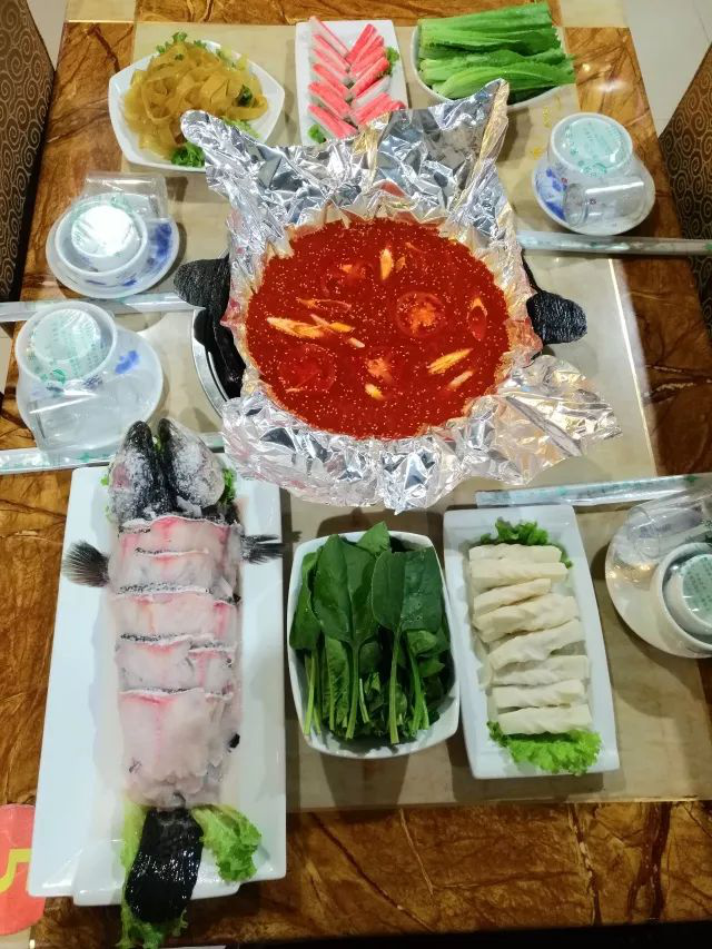 特色餐饮,无明火制作,石头做菜你吃过吗?